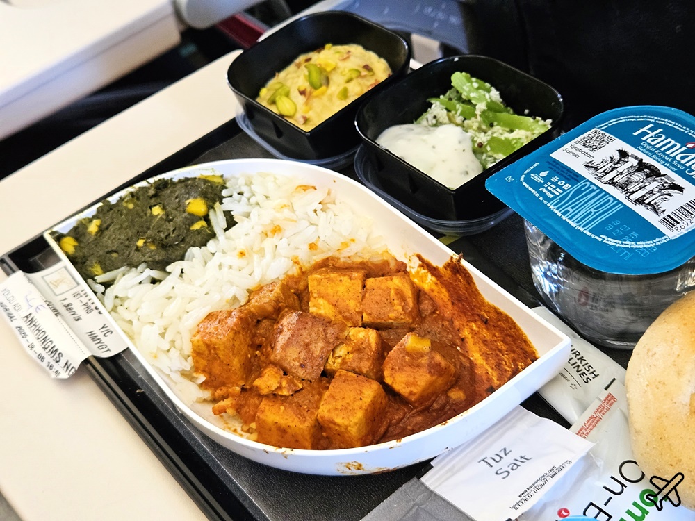 土耳其航空 伊斯坦堡IST-布拉格PRG 經濟艙飛機餐、素食餐 開箱TK1769
