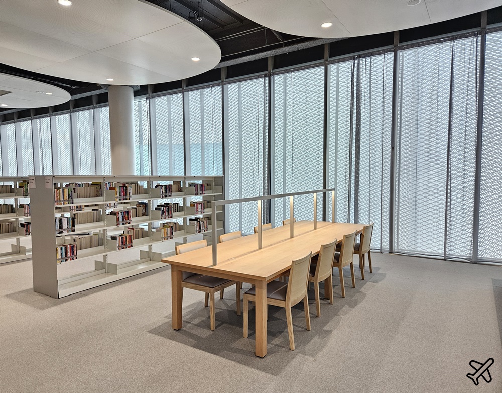 2026台中景點 台中綠美圖 結合美術館與圖書館的白色漂浮盒子