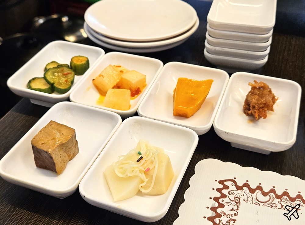 台中美食 本草堂素食迴轉火鍋 台中素食 吃到飽 好玩的送餐小火車