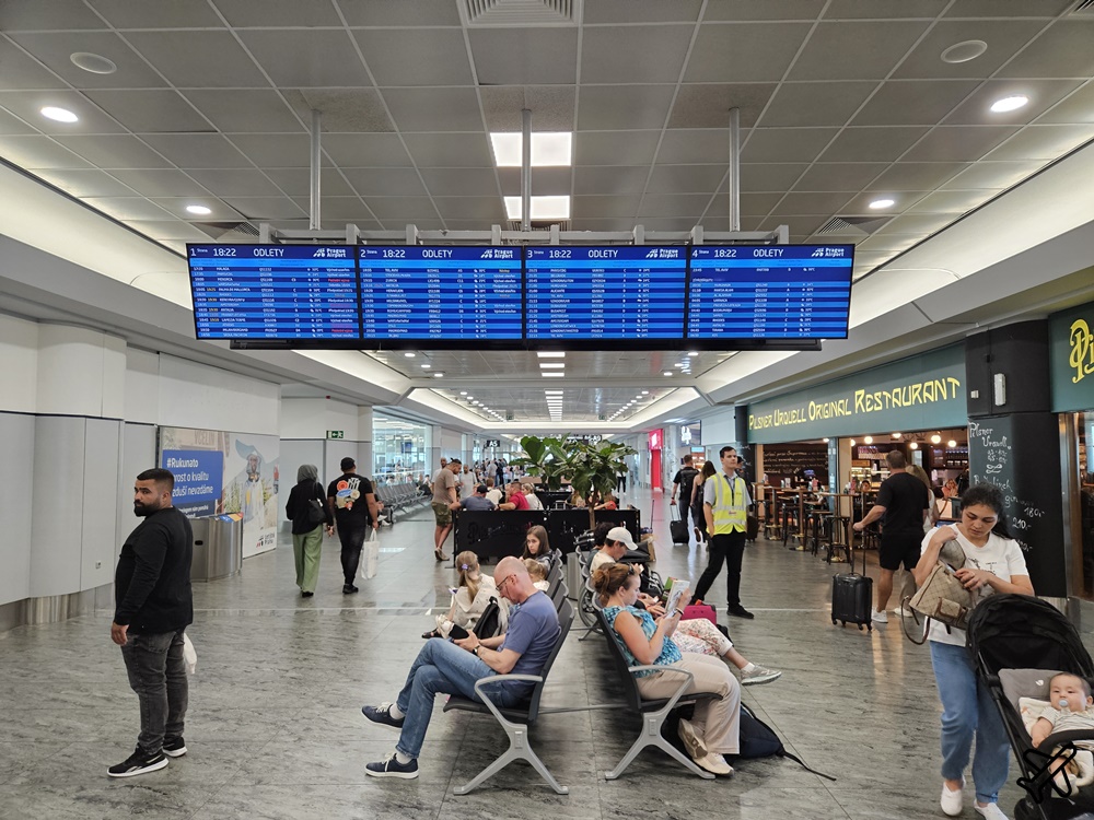 土耳其航空 伊斯坦堡IST-布拉格PRG 經濟艙飛機餐、素食餐 開箱TK1769