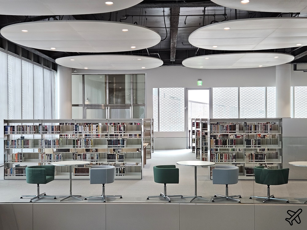 2026台中景點 台中綠美圖 結合美術館與圖書館的白色漂浮盒子