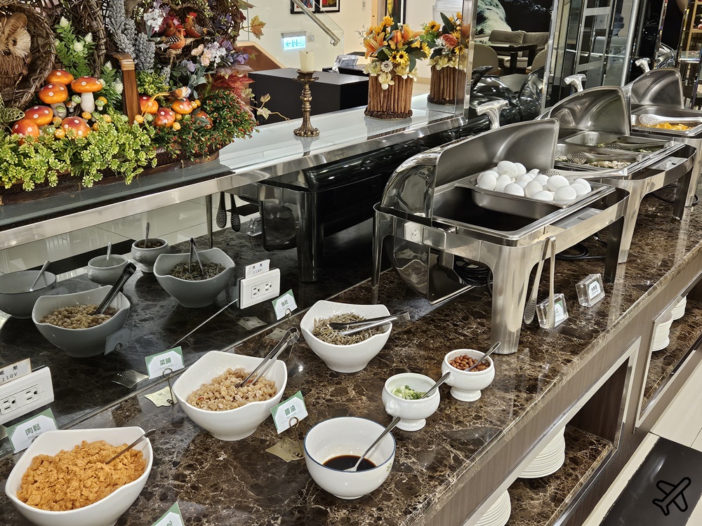 停業整修中 2026高雄住宿 盛薈飯店 便宜高雄住宿 雙人房、早餐 近高雄車站