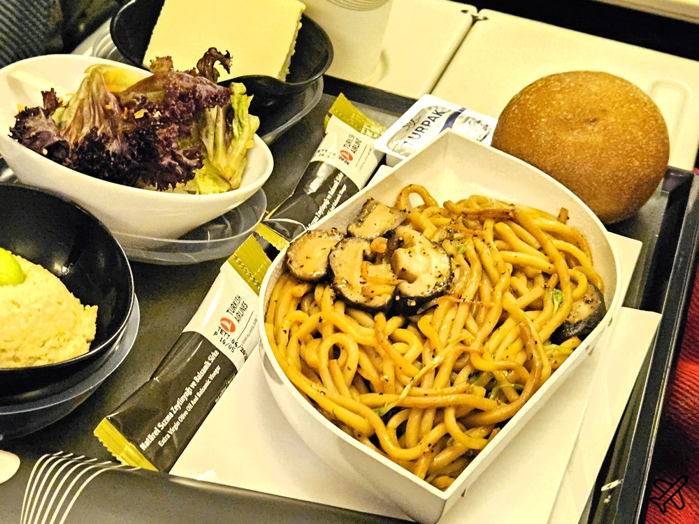 土耳其航空 香港-伊斯坦堡 經濟艙飛機餐 777-300 開箱TK71