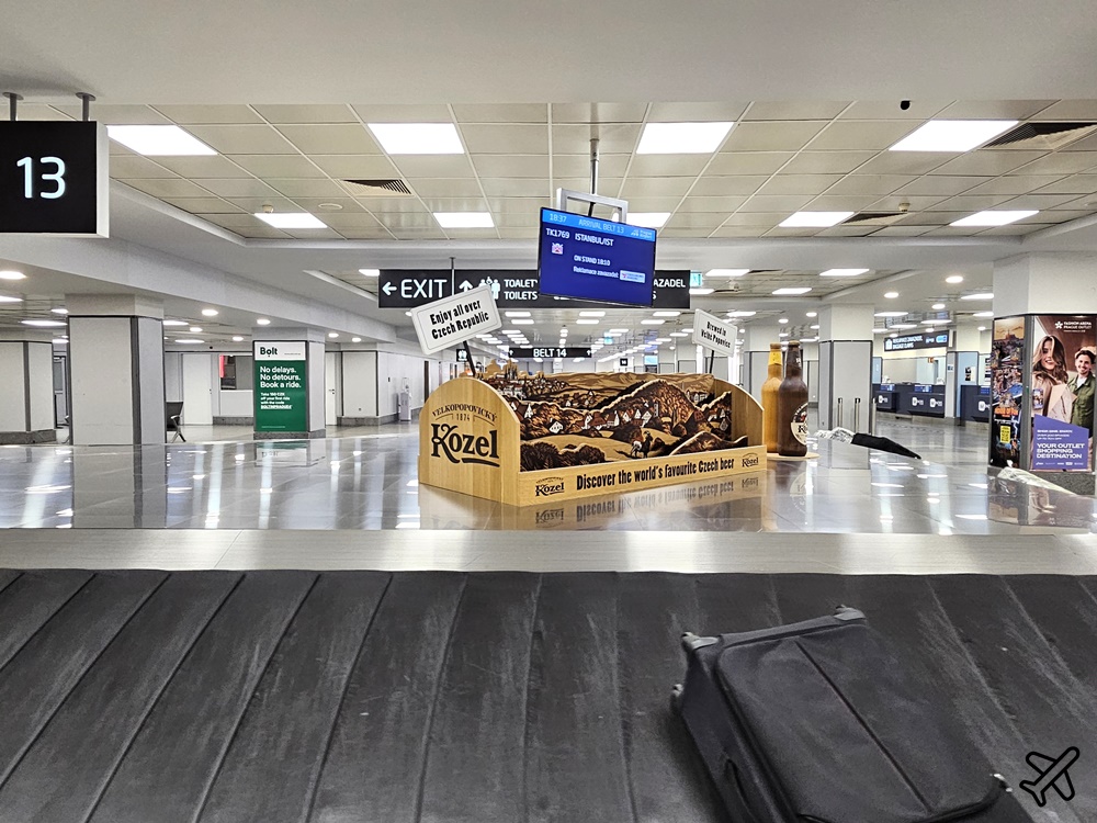 土耳其航空 伊斯坦堡IST-布拉格PRG 經濟艙飛機餐、素食餐 開箱TK1769