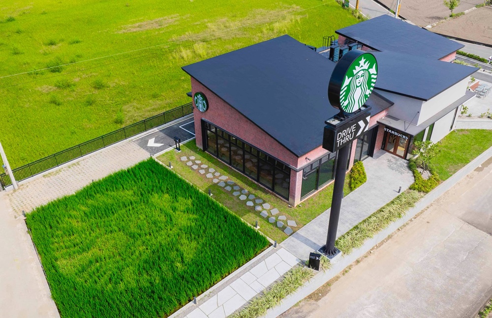 苗栗景點 星巴克苑裡稻香門市 台灣第一座稻田主題星巴克