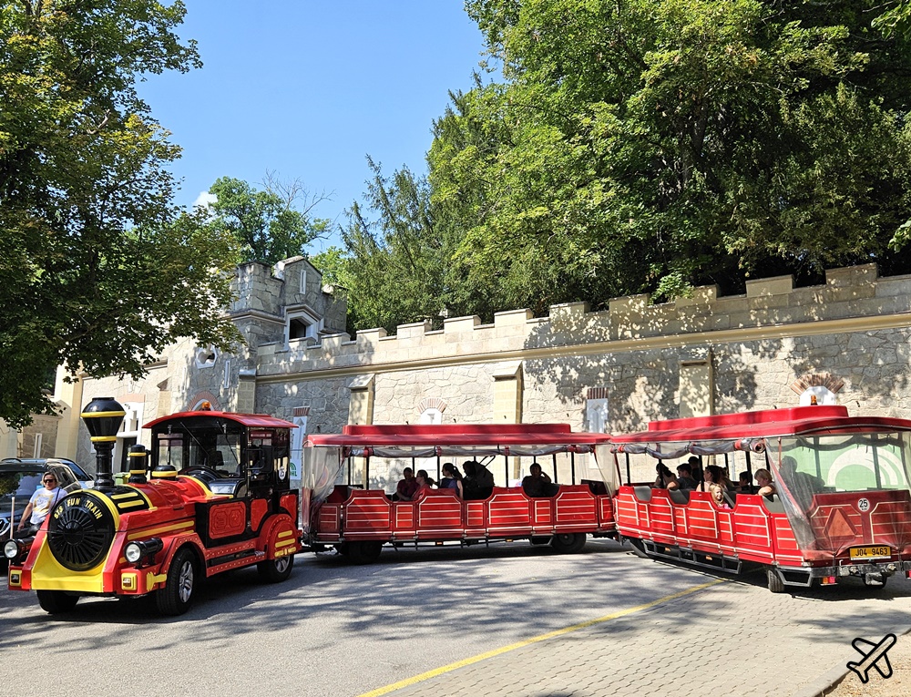 捷克旅遊 赫盧博卡城堡 CK庫倫諾夫近郊景點 英國哥德式城堡