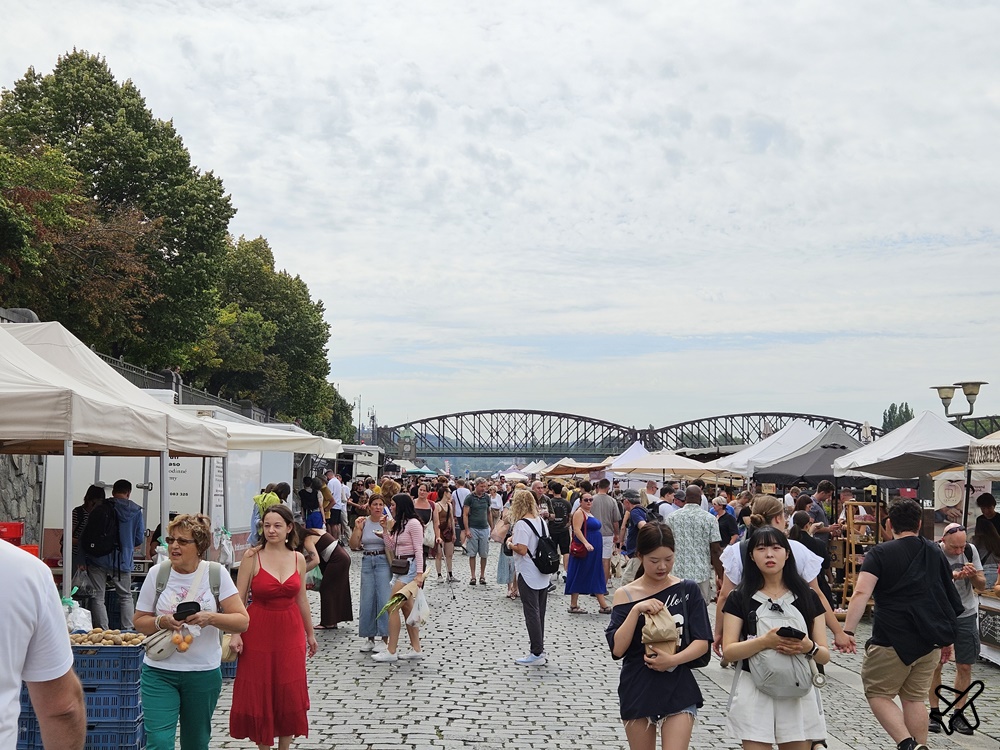 布拉格景點 納普拉夫卡河畔農夫市場 / 布拉格週六市集 捷克旅遊