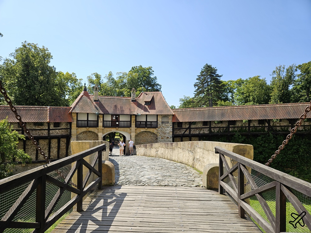 捷克旅遊 布佐夫城堡 Bouzov Castle 中世紀風格城堡 捷克景點推薦