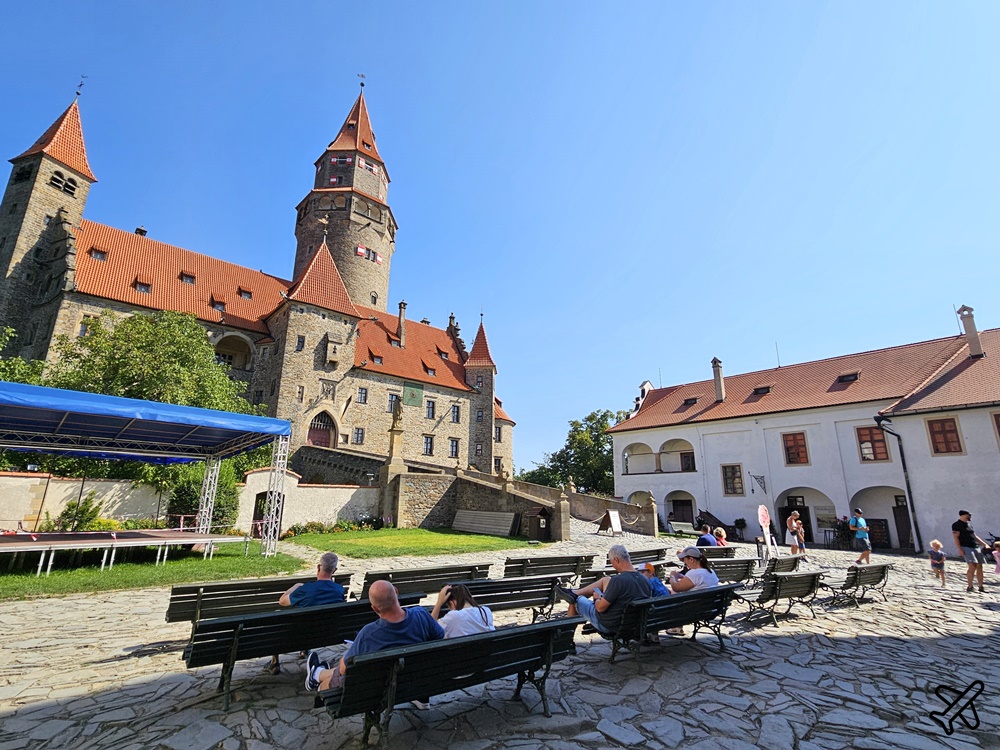 捷克旅遊 布佐夫城堡 Bouzov Castle 中世紀風格城堡 捷克景點推薦