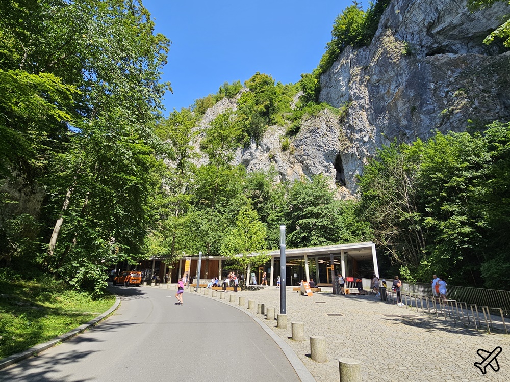 捷克旅遊 鐘乳石洞地下探險 Punkva caves 布爾諾近郊景點