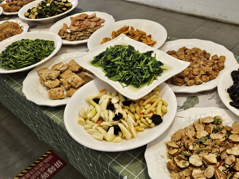 台中美食 台中市政府員工餐廳 素食自助餐 便宜好吃 台中美食 台中市政府員工餐廳 素食自助餐 便宜好吃