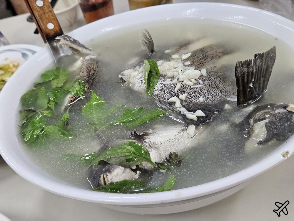 東港美食 黑祥鮮魚湯 東港人吃的海產熱炒店 屏東美食