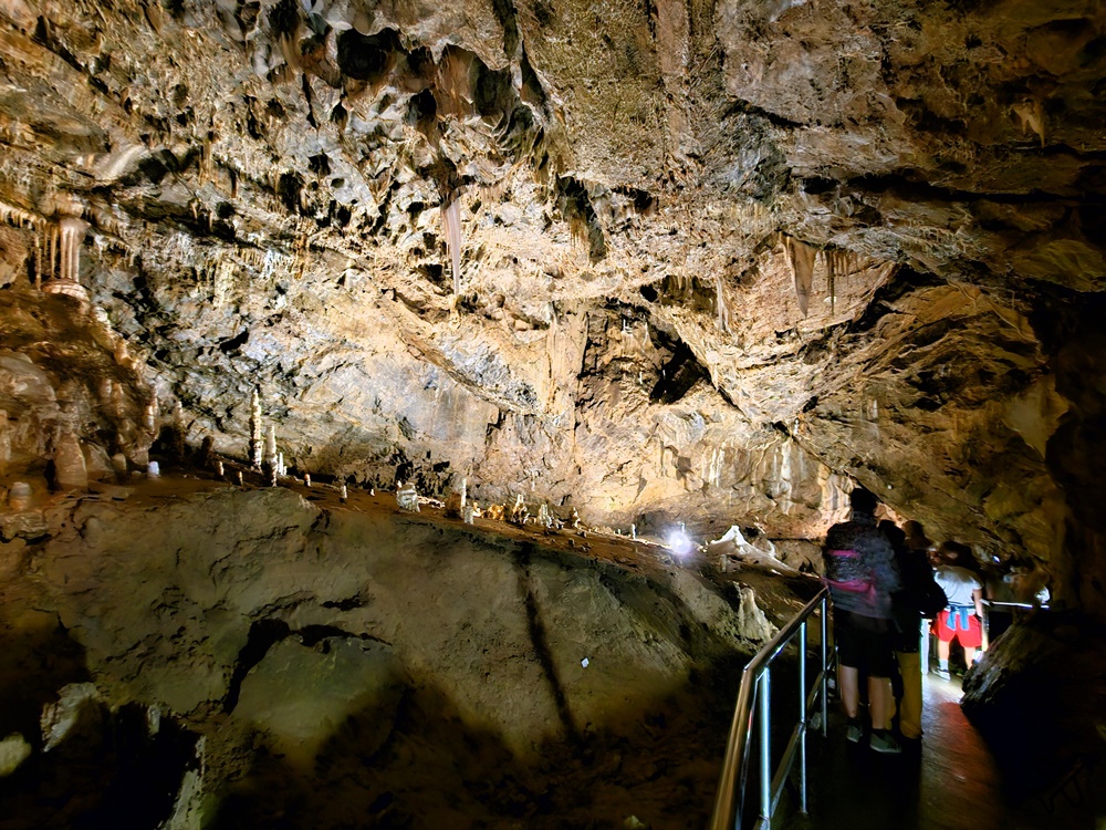 捷克旅遊 鐘乳石洞地下探險 Punkva caves 布爾諾近郊景點