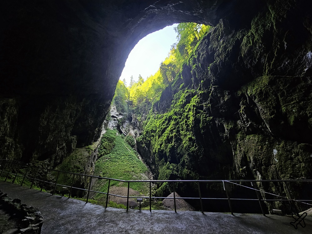 捷克旅遊 鐘乳石洞地下探險 Punkva caves 布爾諾近郊景點