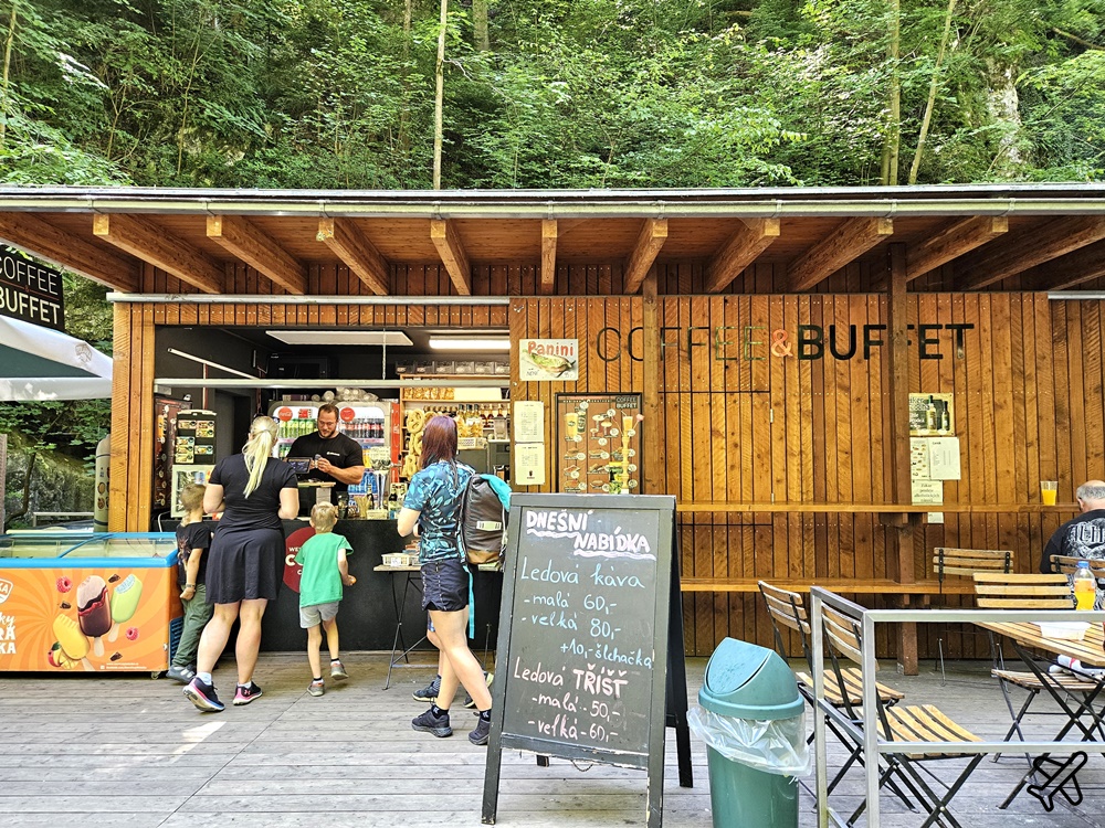 捷克旅遊 鐘乳石洞地下探險 Punkva caves 布爾諾近郊景點
