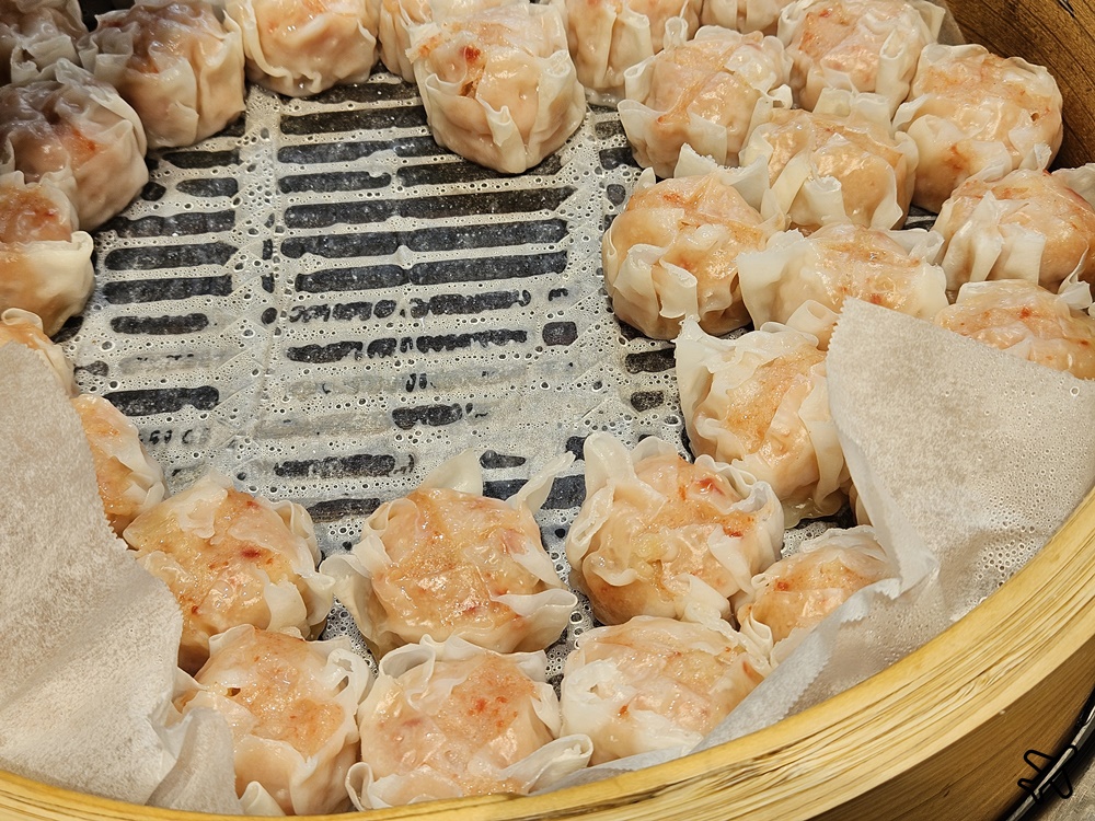 2026北海道旅遊 旭川住宿 阿瑪內克飯店 HOTEL AMANEK 早餐有海鮮丼鮭魚卵吃到飽 旭川車站前