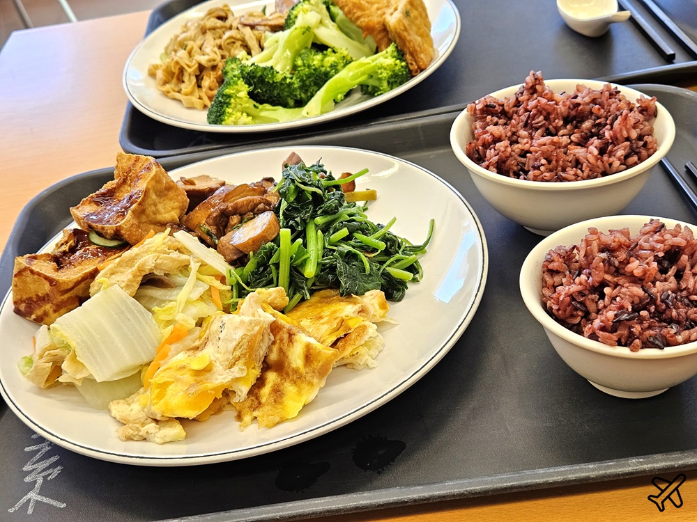 台中美食 台中市政府員工餐廳 素食自助餐 便宜好吃 台中美食 台中市政府員工餐廳 素食自助餐 便宜好吃