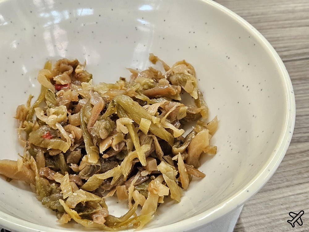2026台中美食 長袖廚房梧棲總館 好吃的牛肉麵、蔥抓餅 梧棲小吃推薦