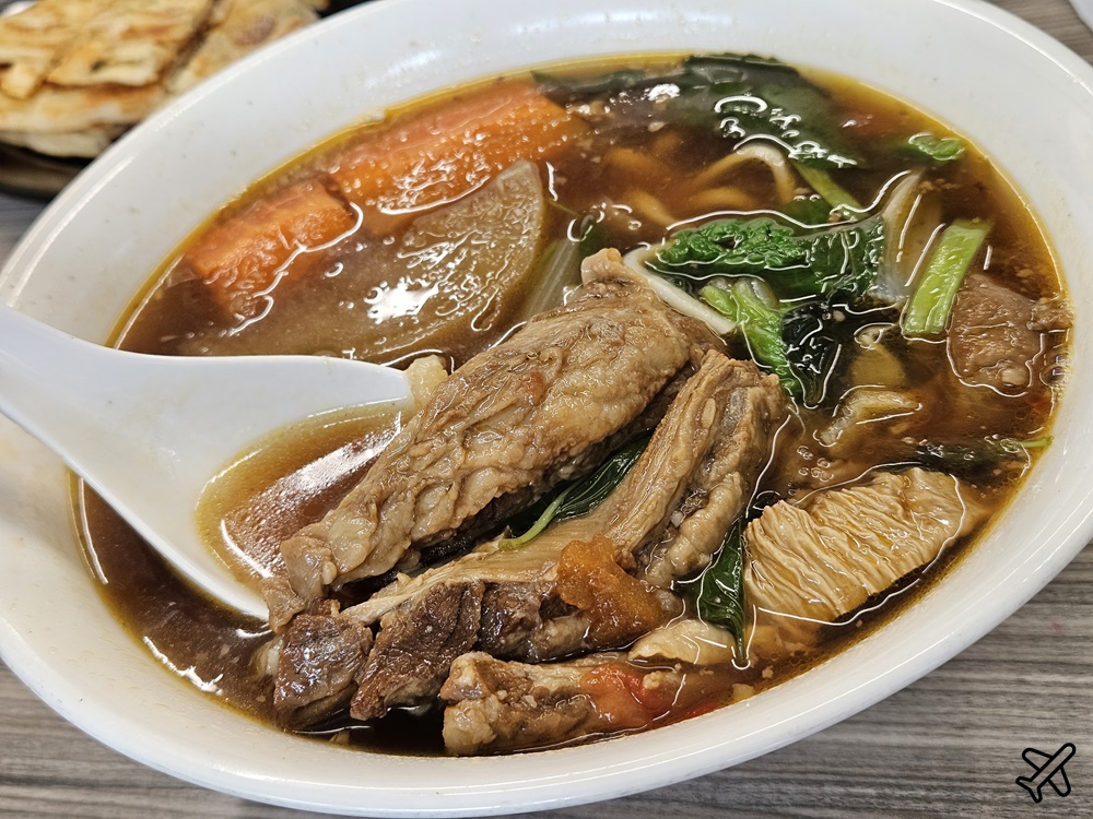 2026台中美食 長袖廚房梧棲總館 好吃的牛肉麵、蔥抓餅 梧棲小吃推薦
