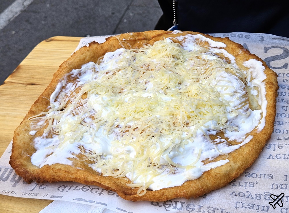 2026布達佩斯美食 匈牙利炸油餅 Langos Papi’ 國民小吃 匈牙利旅遊