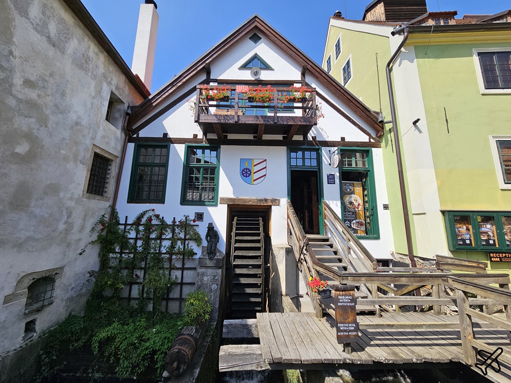 捷克旅遊 庫倫諾夫景點 捷克浪漫小鎮散步一日遊 庫倫洛夫城堡、城堡塔、斗篷橋