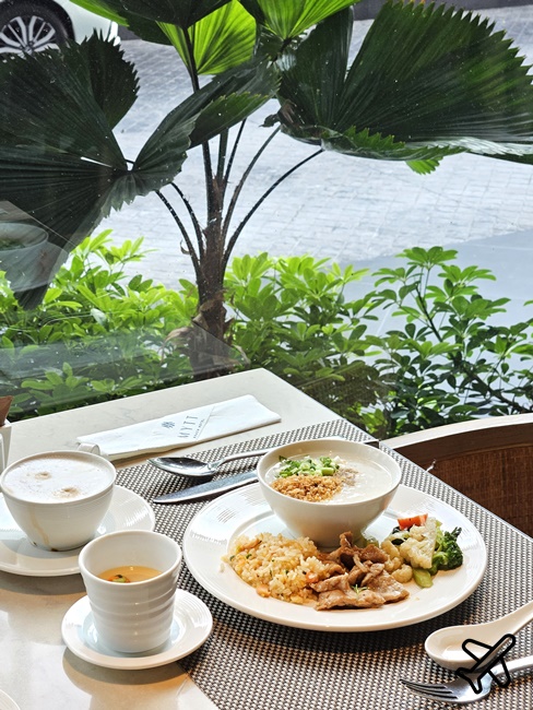 2026芭達雅住宿 MYTT密特海灘飯店 無邊際泳池、雙人房、早餐 走路到海灘只要3分鐘 泰國旅遊推薦