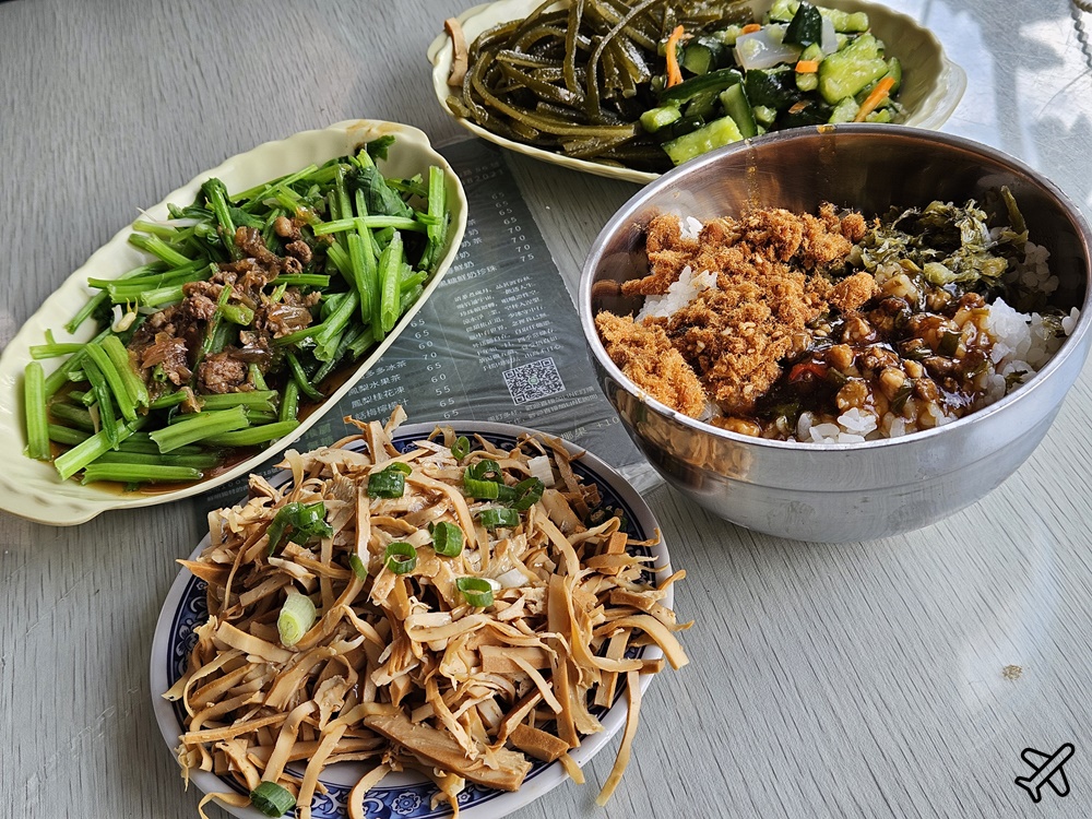 台中美食 東口小吃 有好吃的滷菜與麻醬麵 東勢美食推薦
