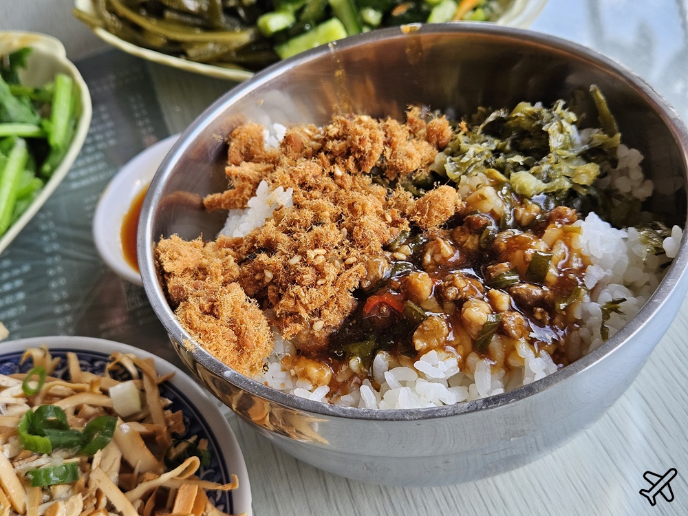 台中美食 東口小吃 有好吃的滷菜與麻醬麵 東勢美食推薦