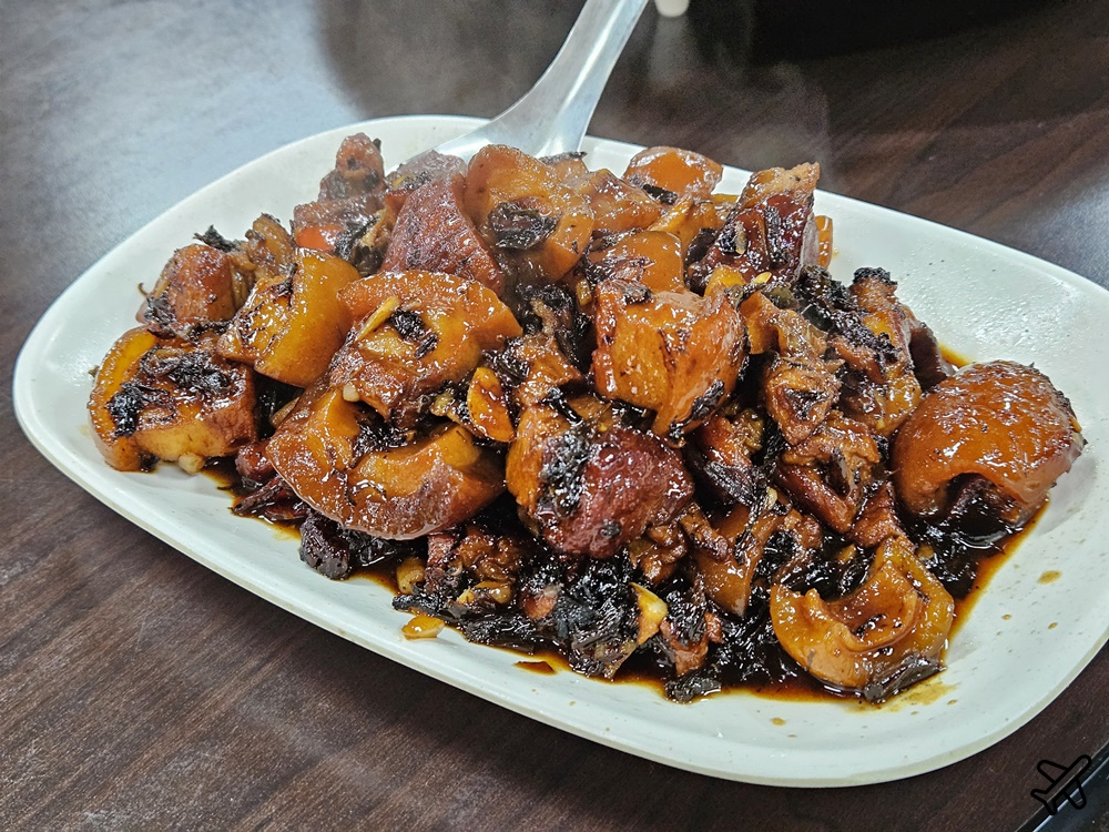林口美食 阿輝山休閒農場 隱身在山林裡的土雞城 烤雞、熱炒好吃