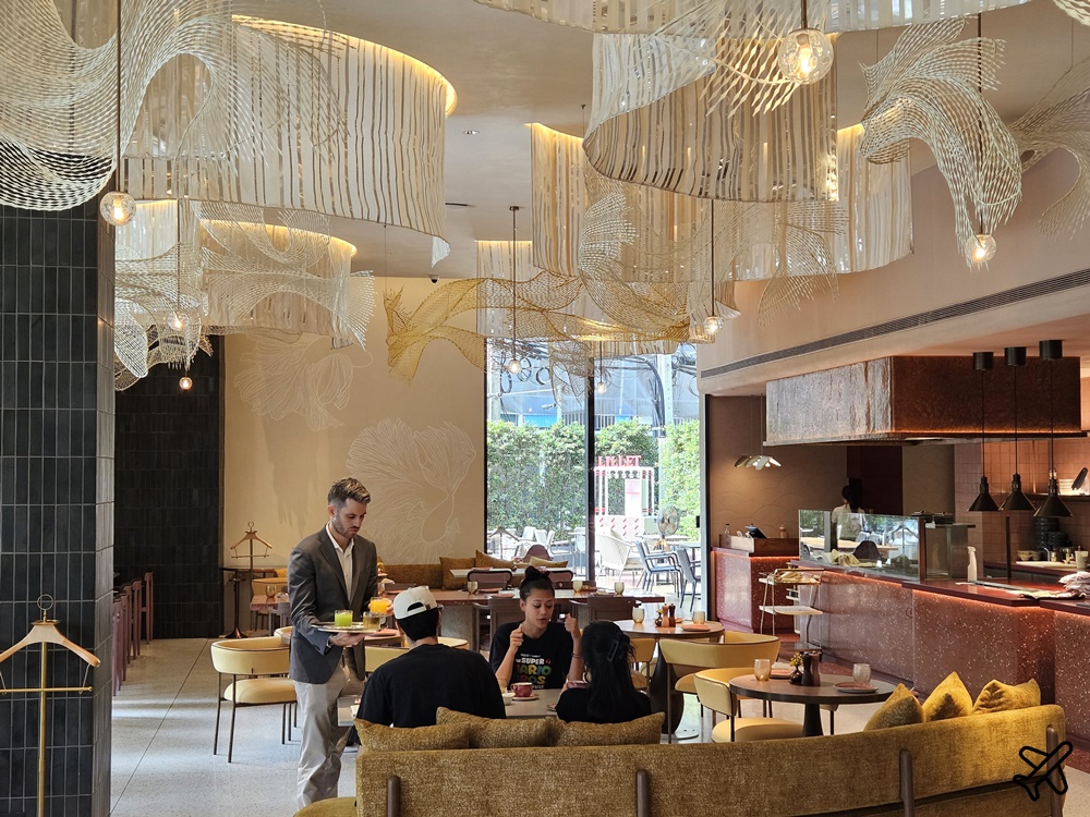 2026曼谷住宿 KROMO Bangkok 希爾頓傲途格精選飯店 早餐、無邊際泳池 曼谷自由行