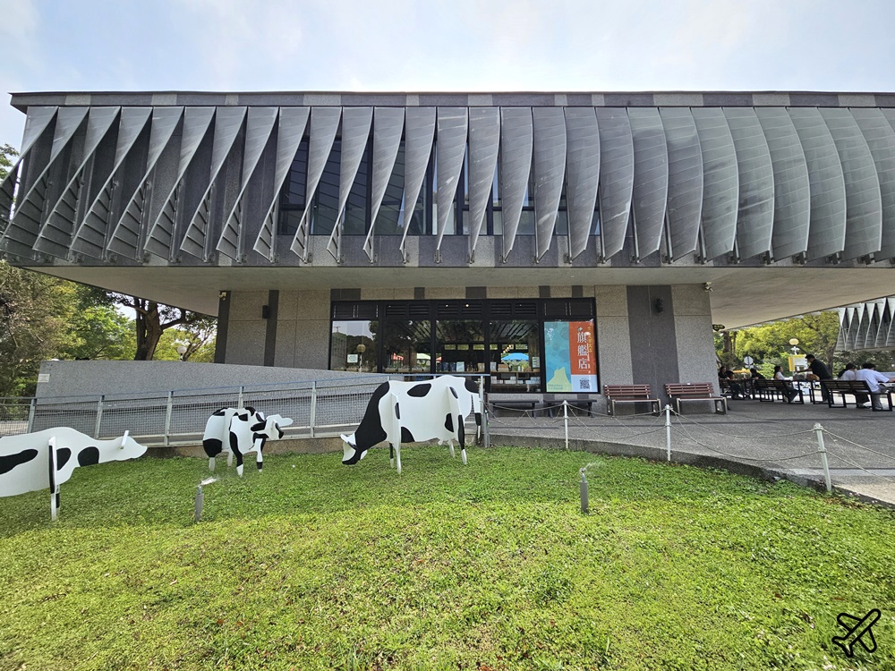 台中景點 東海大學乳品小棧、實習牧場、馬場 每月9號打9折