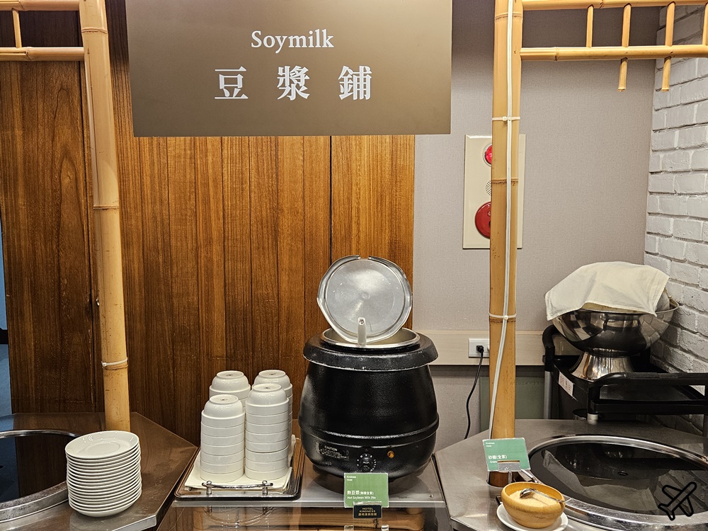 2026高雄住宿 康橋商旅光榮碼頭館 早餐、港景豪華雙人房 免費停車場 走路到愛河灣只要5分鐘