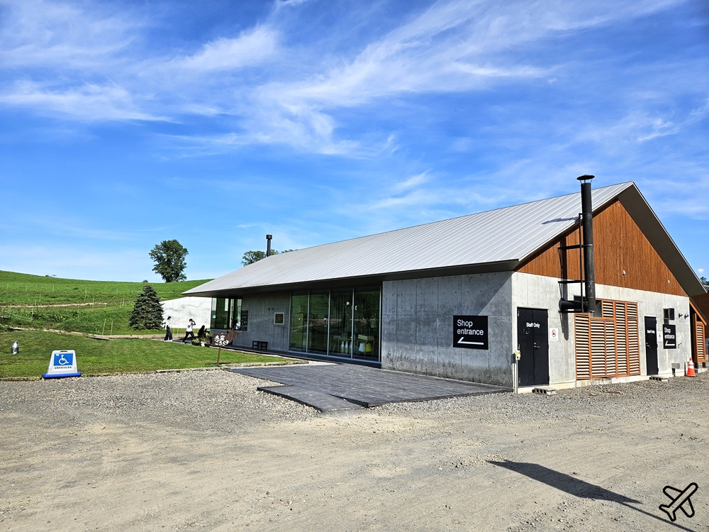 北海道旅遊 美瑛放牧酪農場 來牧場裡吃鮮奶霜淇淋 美瑛美食