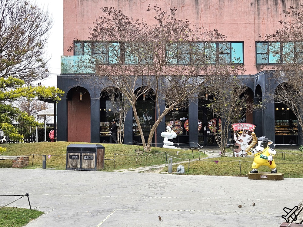 雲林景點 千巧谷牛樂園牧場 鮮乳親子農場 有鮮奶霜淇淋與台式麵包 雲林美食推薦