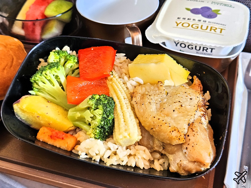 星宇航空 台北桃園-河內機場 A321neo 經濟艙飛機餐、素食餐 開箱JX715 越南旅遊