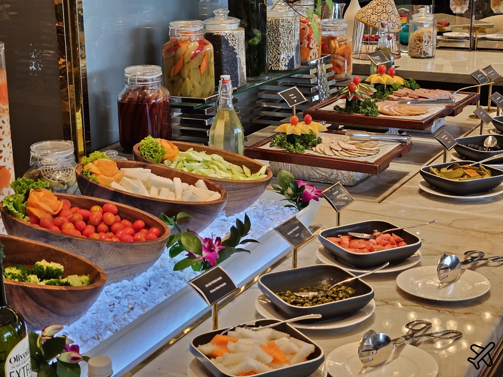 2026越南旅遊 下龍灣麗笙藍標飯店 / 下龍灣海星飯店 Radisson Blu HaLong Bay 早餐、泳池