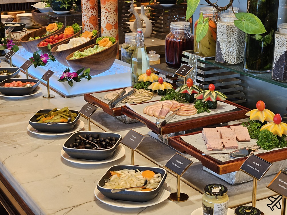 2026越南旅遊 下龍灣麗笙藍標飯店 / 下龍灣海星飯店 Radisson Blu HaLong Bay 早餐、泳池 2026越南旅遊 下龍灣麗笙藍標飯店 / 下龍灣海星飯店 Radisson Blu HaLong Bay 早餐、泳池