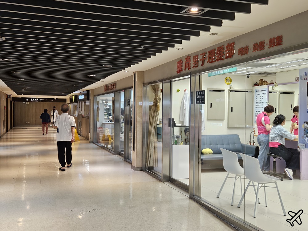 高雄長庚醫院美食街 餐廳、全家便利商店、元大銀行、便當店 營業時間