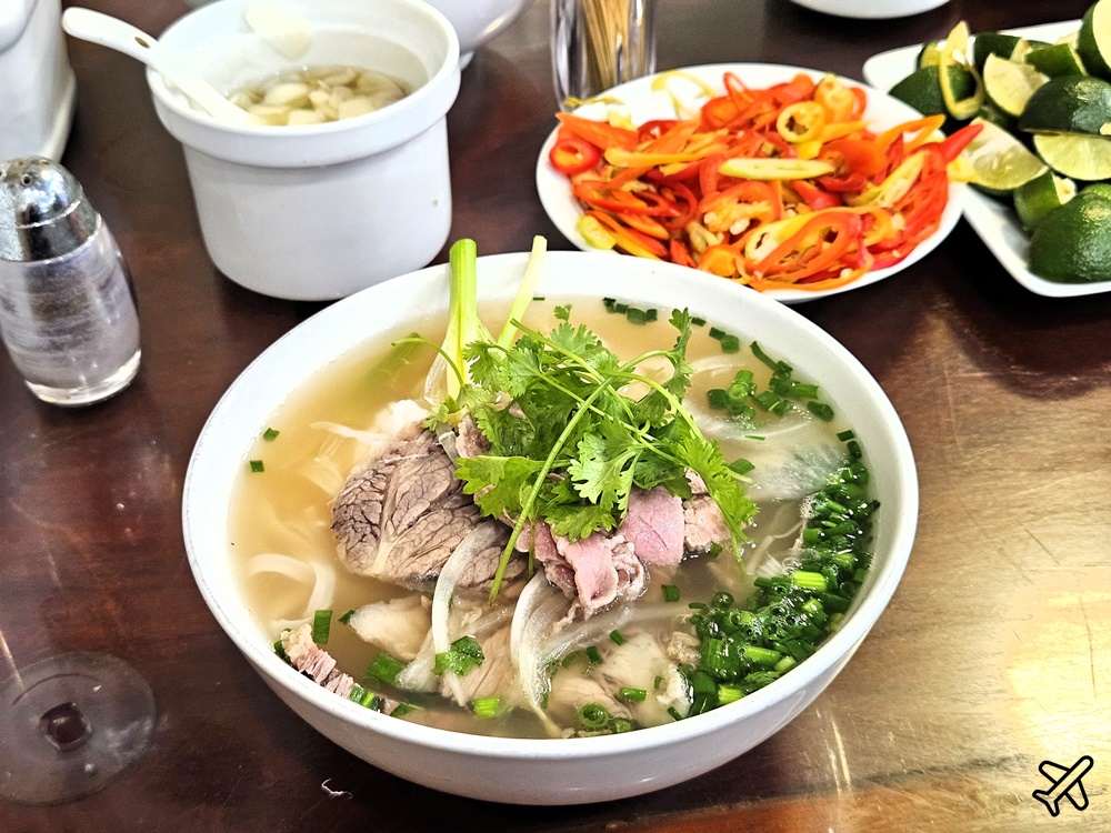 越南旅遊 河內美食 Pho 10 Ly Quoc Su 越南河粉名店 牛肉河粉 米其林必比登推薦 @AJ的旅行地圖