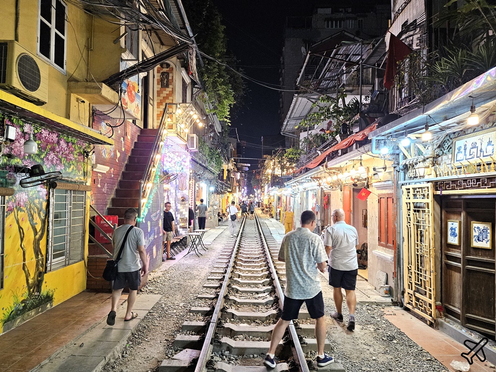 2026越南旅遊 河內景點 河內火車街咖啡廳 比預期好玩的景點 河內自由行 2026越南旅遊 河內景點 河內火車街咖啡廳 比預期好玩的景點 河內自由行