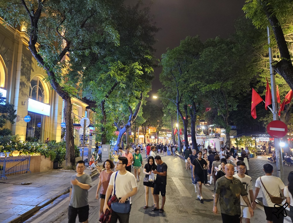 越南旅遊 河內景點 河內周末夜市 還劍湖封街