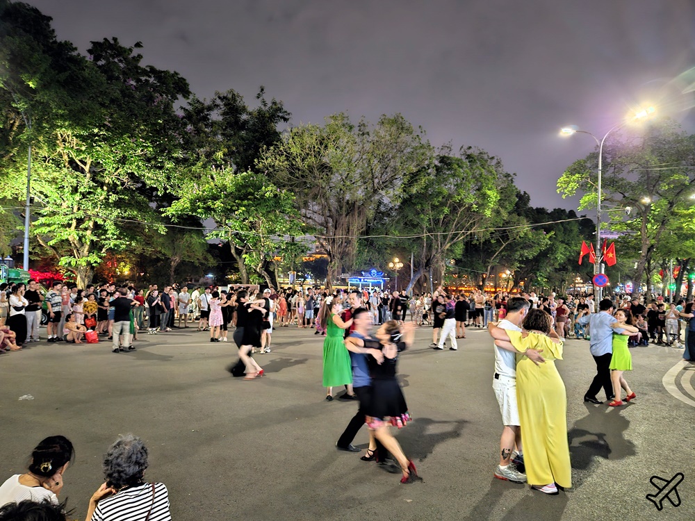 越南旅遊 河內景點 河內周末夜市 還劍湖封街