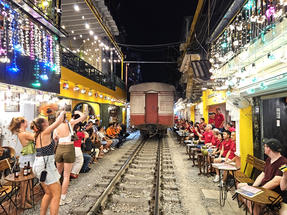 2026越南旅遊 河內景點 河內火車街咖啡廳 比預期好玩的景點 河內自由行