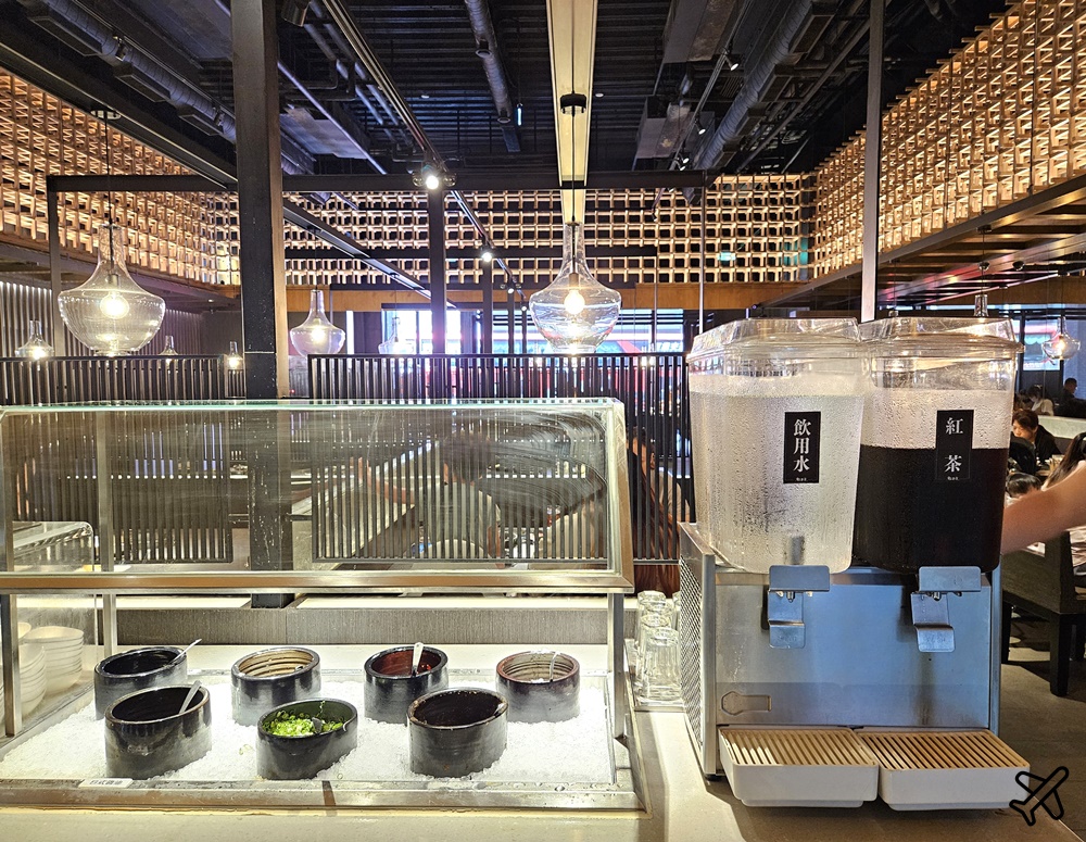 台中美食 輕井澤鍋物新崇德店 菜單 魷魚蒜香豚骨鍋好喝 也有素食鍋