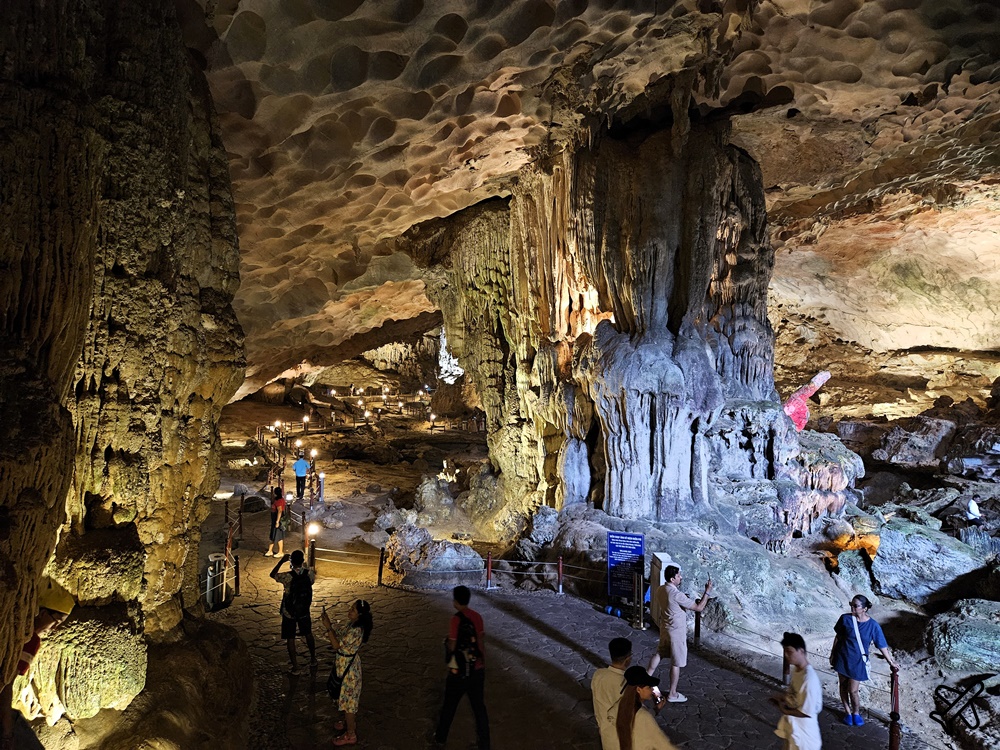 2026越南旅遊 下龍灣 大使號遊輪 驚喜洞、英雄島、光明洞 下龍灣郵輪兩天一夜 河內自由行