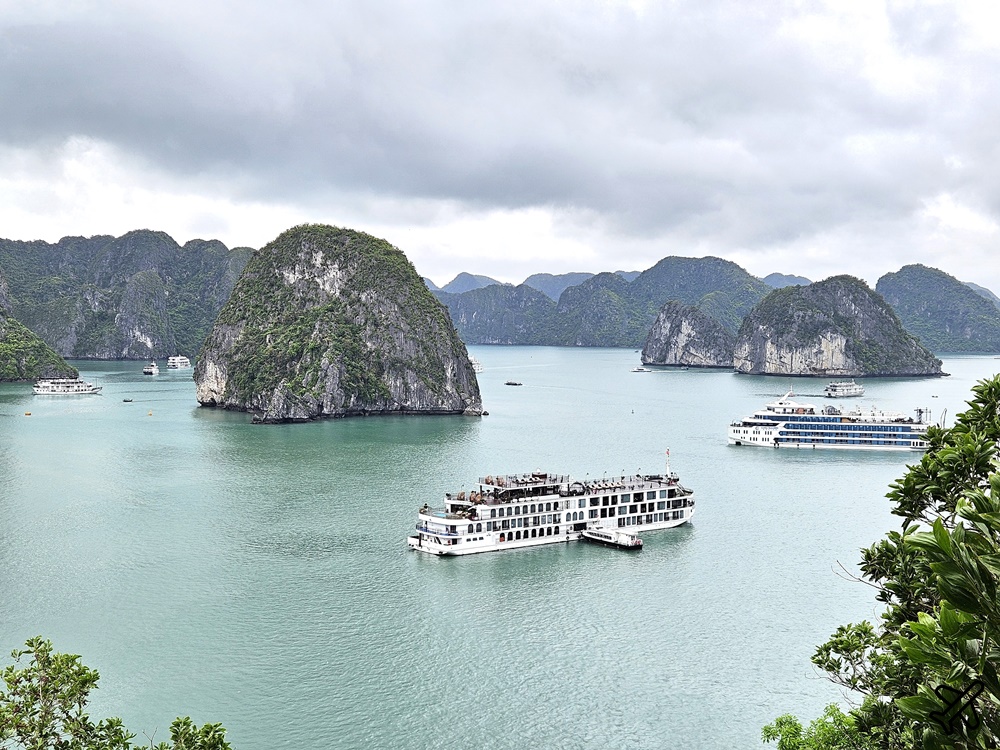 2026越南旅遊 下龍灣 大使號遊輪 驚喜洞、英雄島、光明洞 下龍灣郵輪兩天一夜 河內自由行 2026越南旅遊 下龍灣 大使號遊輪 驚喜洞、英雄島、光明洞 下龍灣郵輪兩天一夜 河內自由行