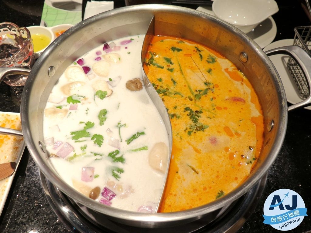 台北美食 泰滾 Rolling Thai 泰式火鍋 冬蔭功+椰奶鴛鴦鍋底 煮海鮮與肉品皆適合 好吃又開胃 @AJ的旅行地圖