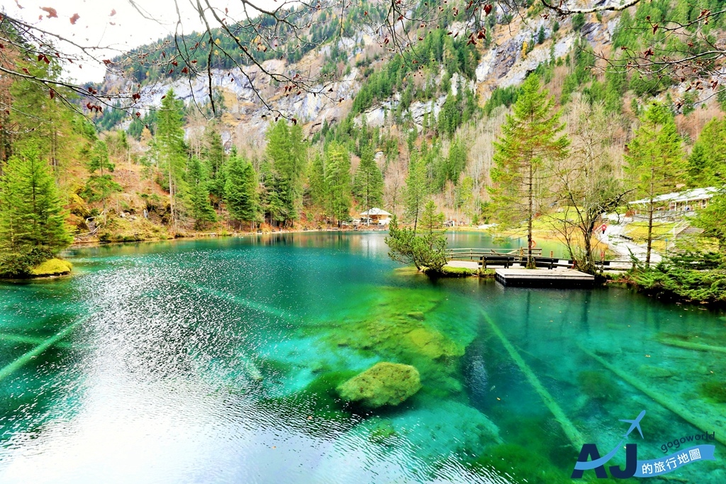 瑞士旅遊 藍湖 Blausee 浪漫森林湖泊 一年四季都有看頭 瑞士景點推薦 @AJ的旅行地圖