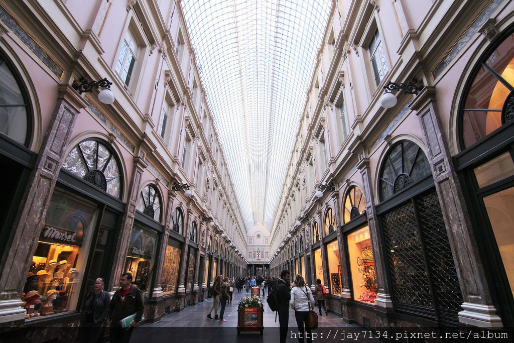 布魯塞爾景點 聖胡博購物拱廊 9間比利時巧克力名店 Leonidas、Mary、neuhaus、Pierre Marcolini 比利時旅遊推薦 @AJ的旅行地圖