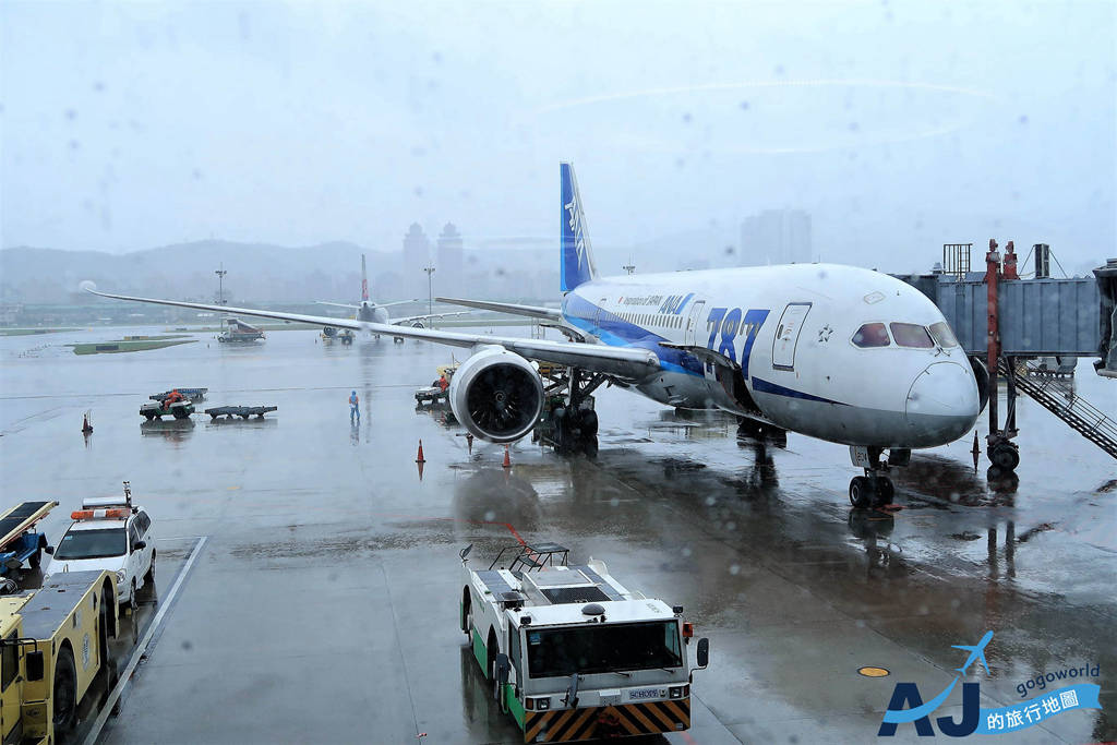 即時熱門文章：全日空評價 台北松山-東京羽田 787經濟艙飛機餐 開箱NH852